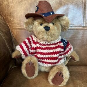 The Brass Button Bear “Cody” friendship bear (1996, Pickford Bears Collection)